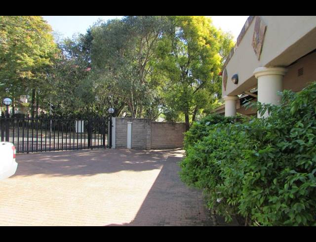 6 BEDROOM HOUSE FOR SALE IN WHITE RIVER EXT 5